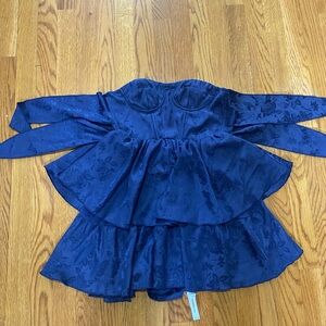 Elegant Blue Ruffle Dress Stapless